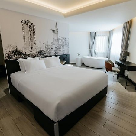 The Concept Hotel Hcmc - City Center Ho Şi Min Exterior foto